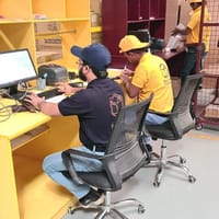 فريق العمل فريق العمل